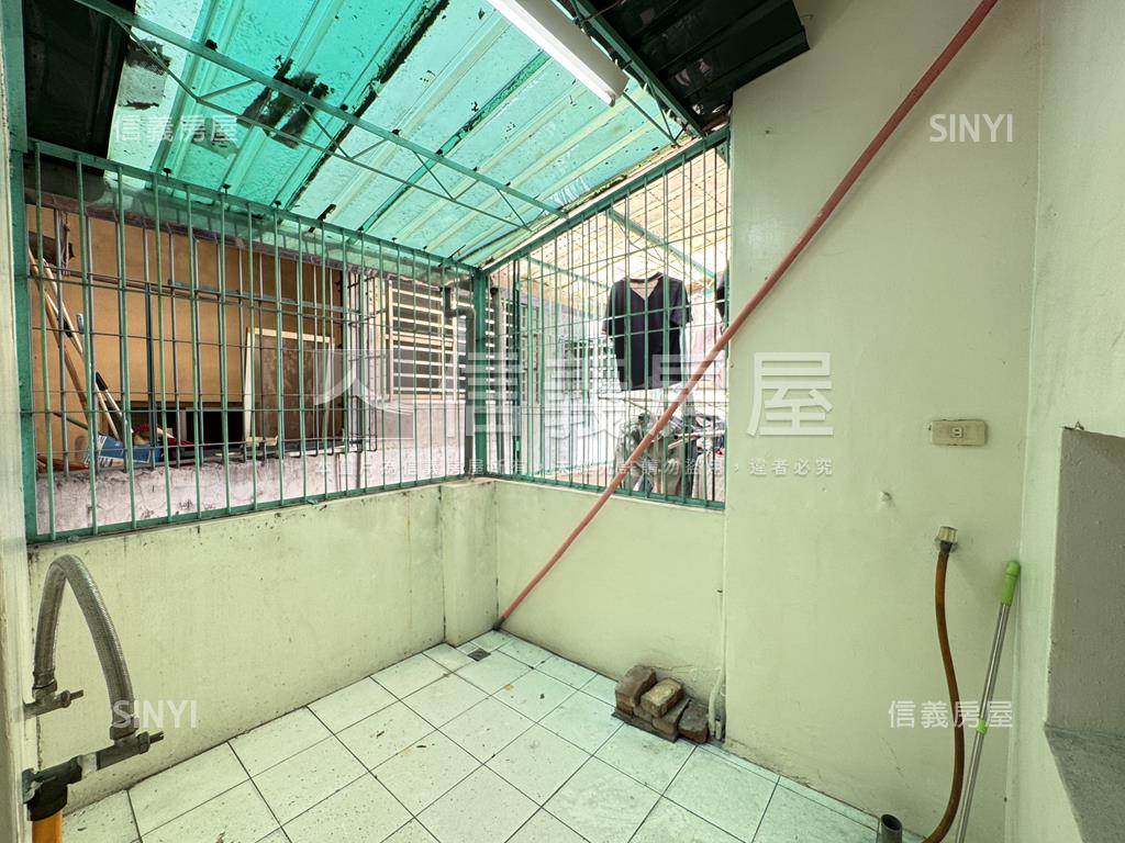 瑞隆８米正樓ＲＣ騎樓透天房屋室內格局與周邊環境