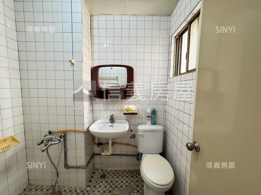 瑞隆８米正樓ＲＣ騎樓透天房屋室內格局與周邊環境