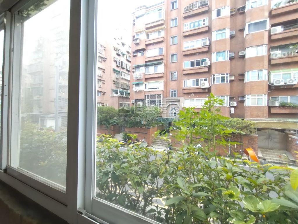 西湖大第優質裝潢三房房屋室內格局與周邊環境