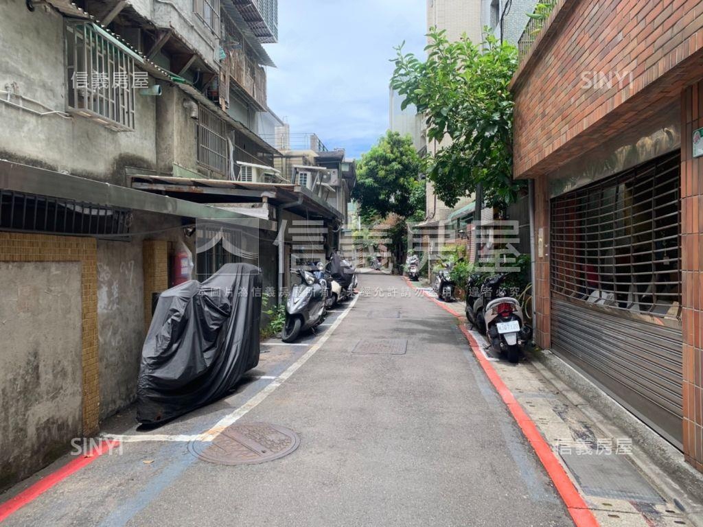 近家樂福寧靜大空間房屋室內格局與周邊環境
