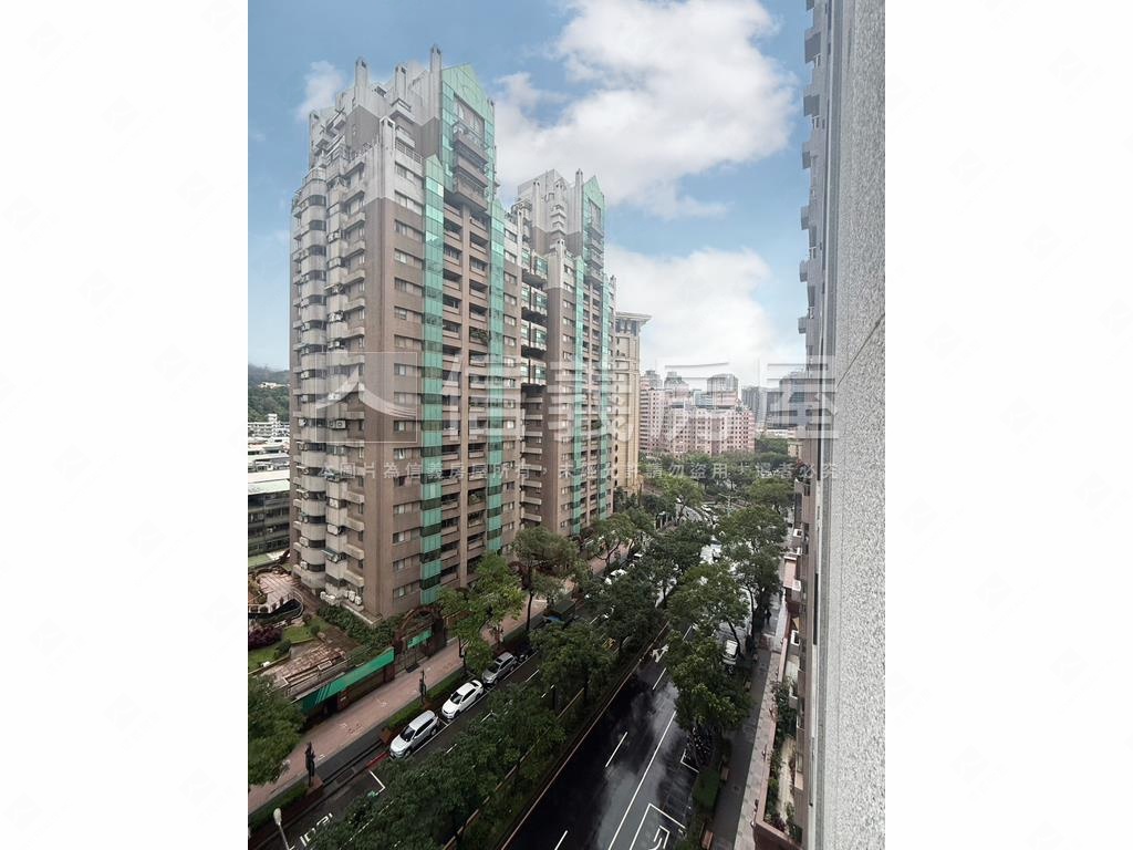 松德８８邊間高樓二房車位房屋室內格局與周邊環境