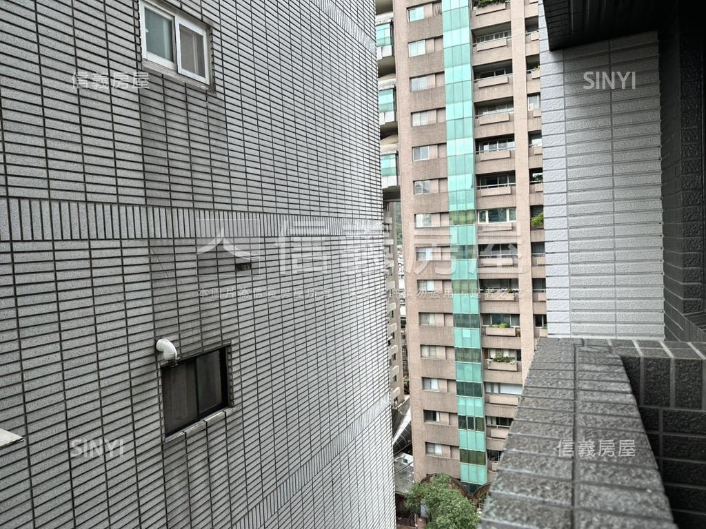 松德８８邊間高樓二房車位房屋室內格局與周邊環境