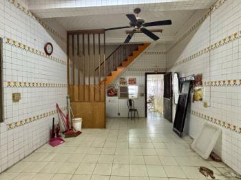 近高雄火車站正街透店