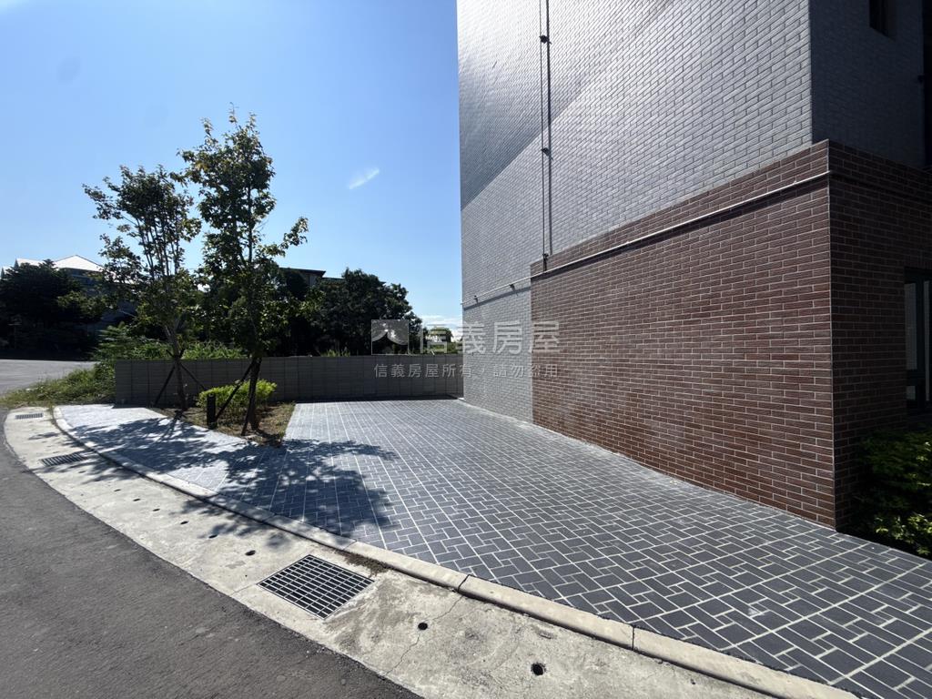 沐清城邊間大地坪透天房屋室內格局與周邊環境