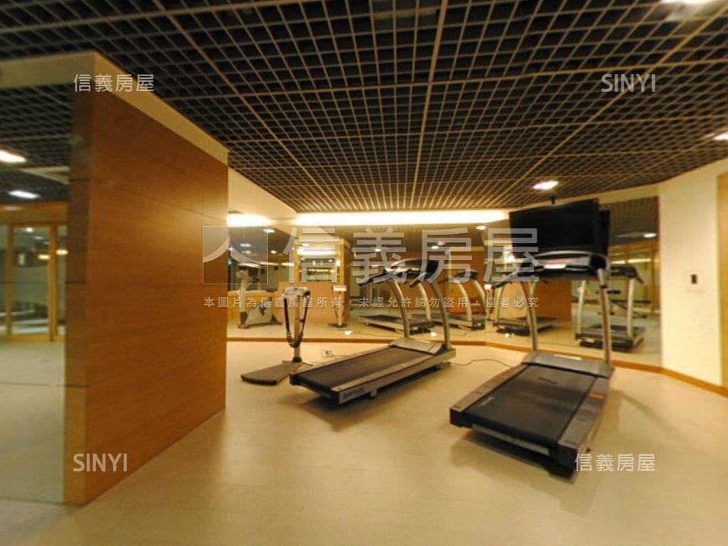 基泰之星頂樓大露臺房屋室內格局與周邊環境