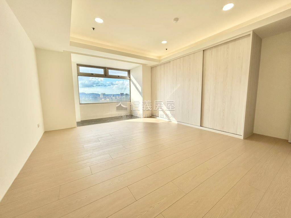 近萬大捷運景觀三房房屋室內格局與周邊環境