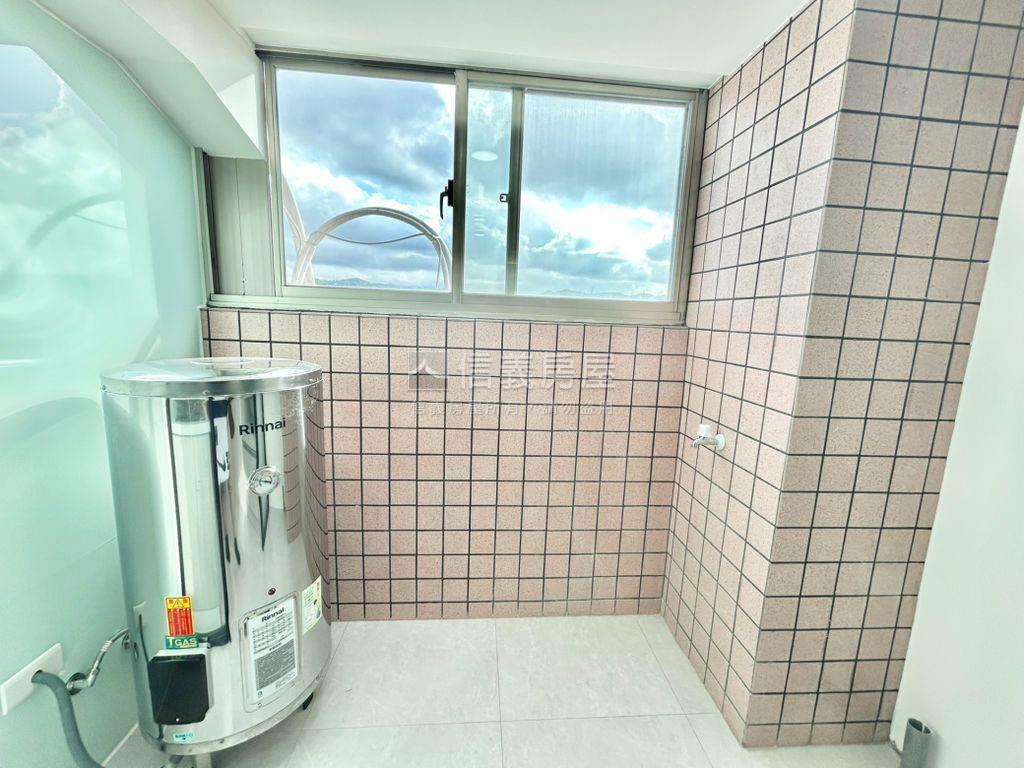 近萬大捷運景觀三房房屋室內格局與周邊環境