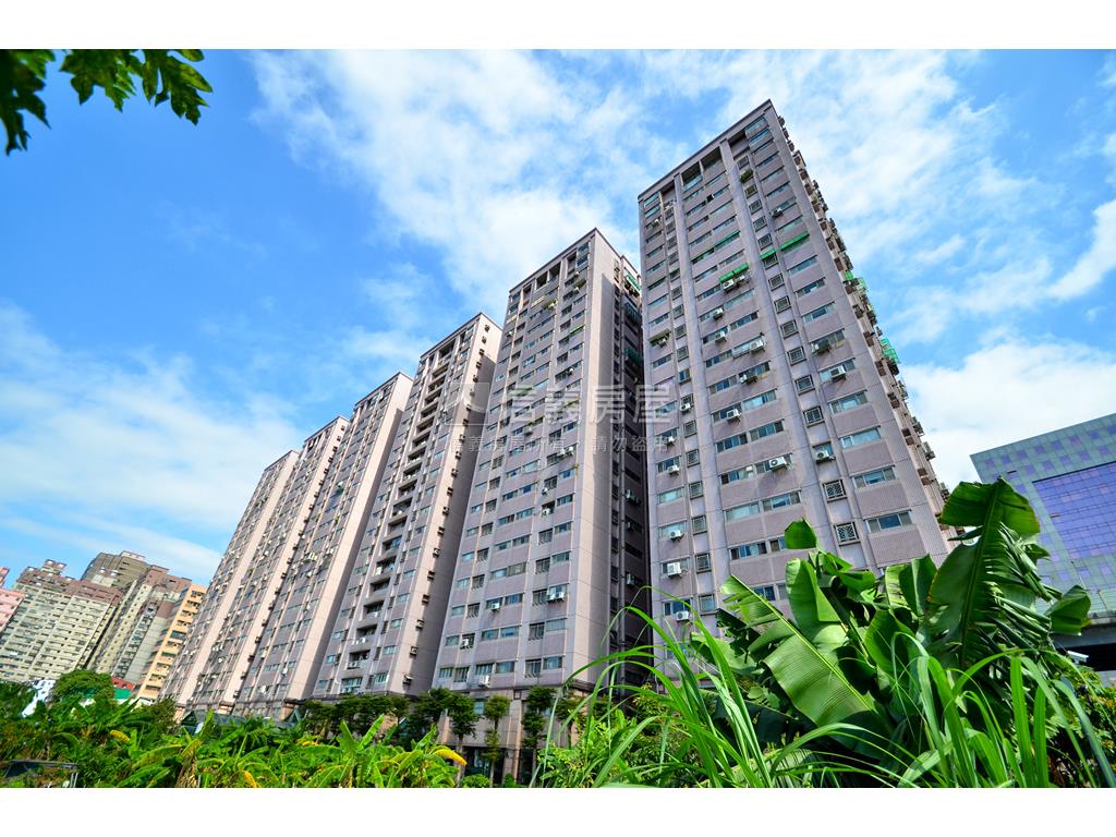 近萬大捷運景觀三房房屋室內格局與周邊環境