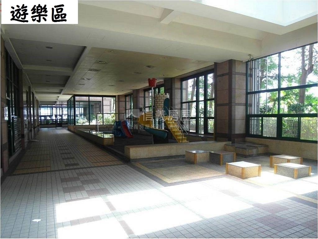 近萬大捷運景觀三房房屋室內格局與周邊環境