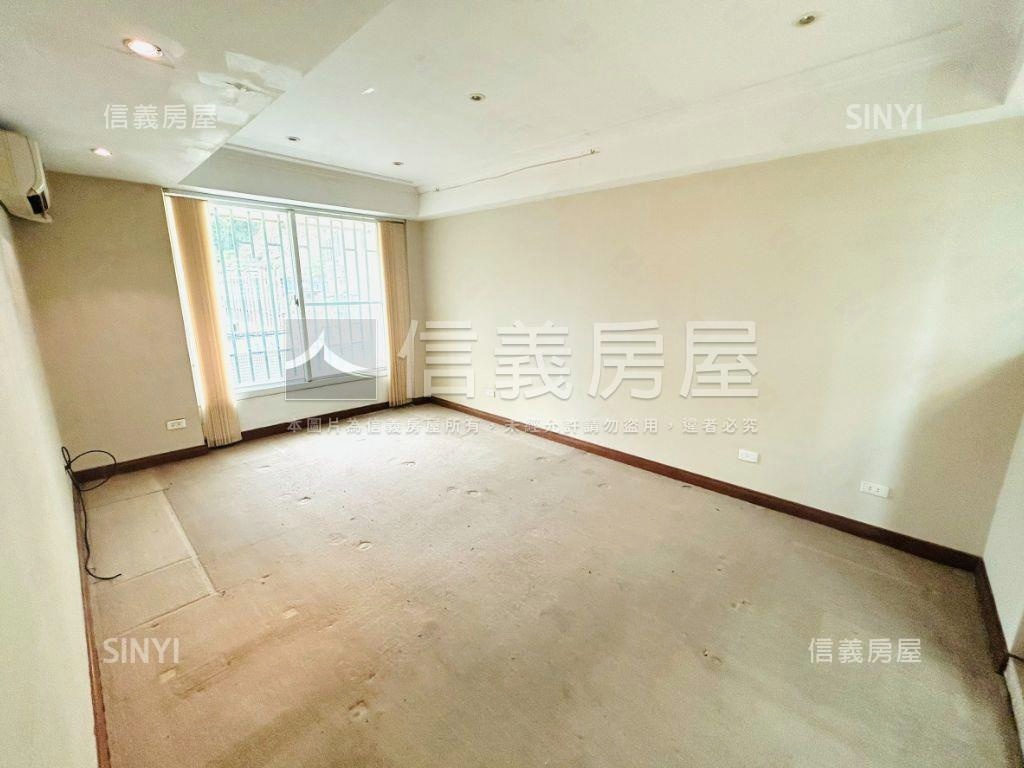 翠園頂樓花園大戶帶車位房屋室內格局與周邊環境