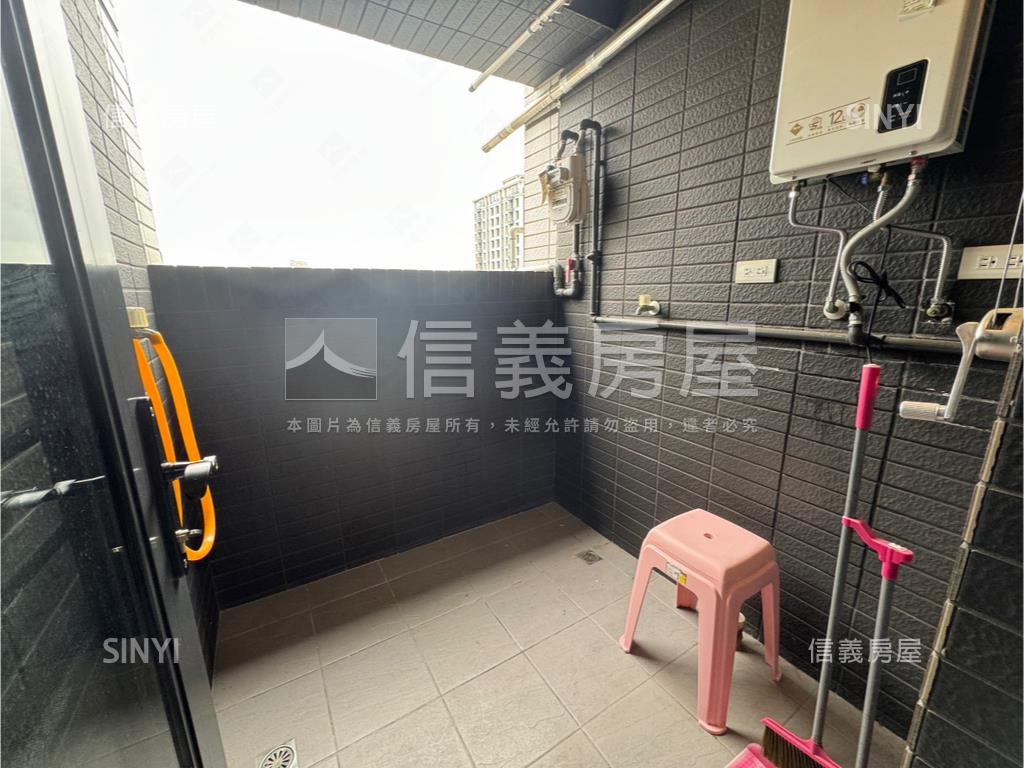 鳳鳴景程禾雅兩房車位房屋室內格局與周邊環境