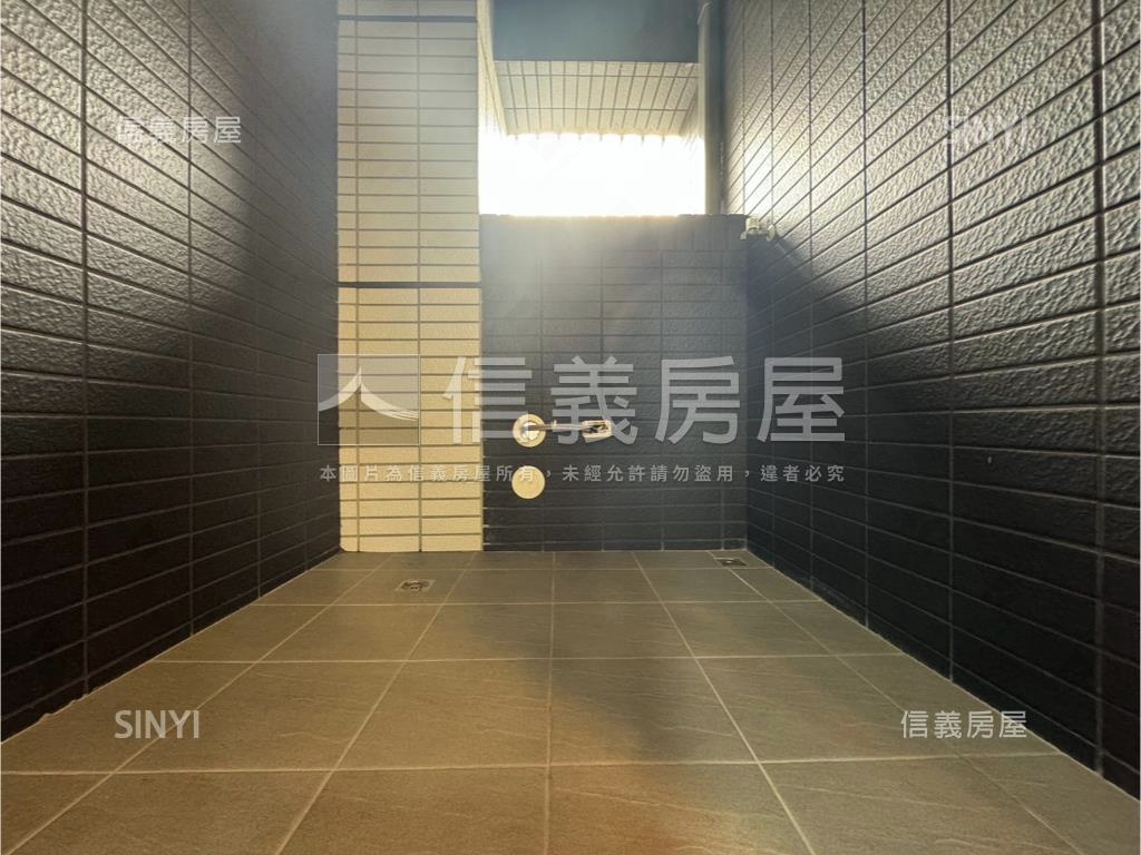 鳳鳴景程禾雅兩房車位房屋室內格局與周邊環境