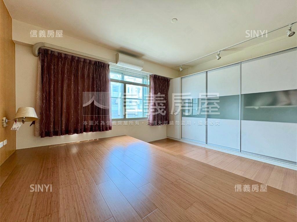 虎尾寮｜朝南臨路庭院別墅房屋室內格局與周邊環境