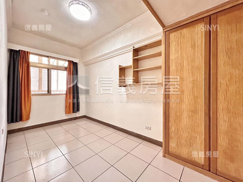 校園京華明亮電梯三房房屋室內格局與周邊環境