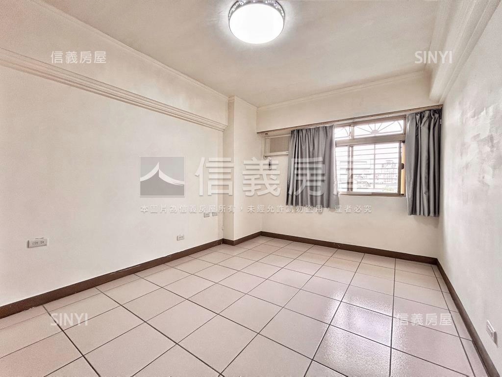 校園京華明亮電梯三房房屋室內格局與周邊環境