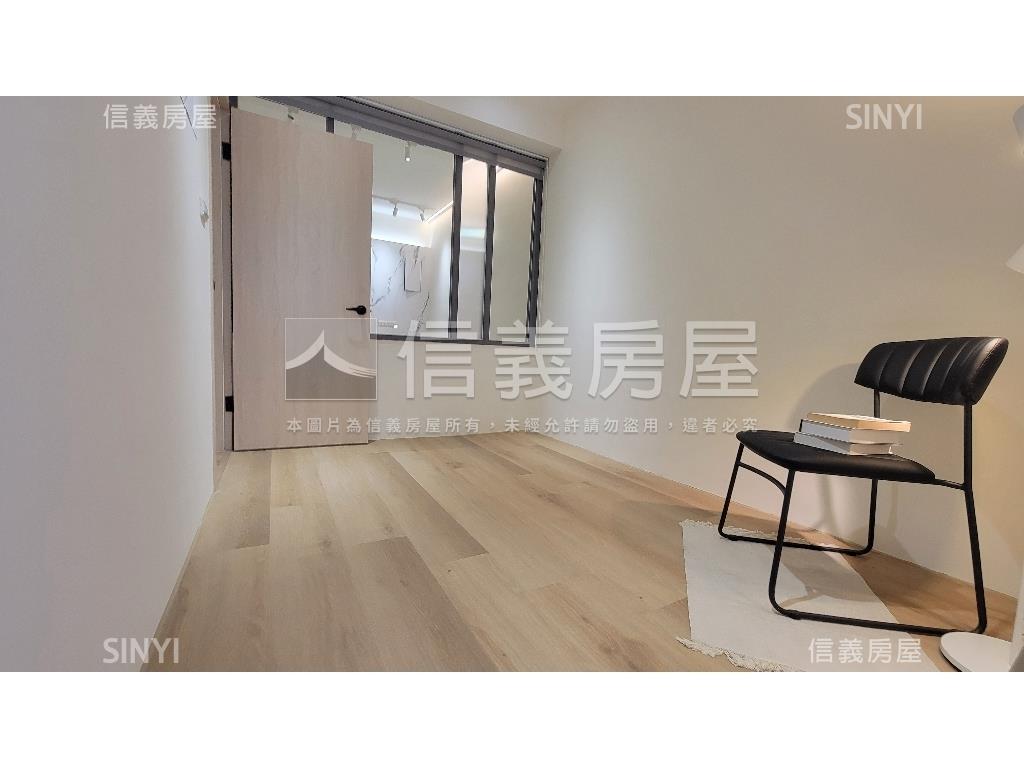 未來捷運裝潢二房美屋ＩＩ房屋室內格局與周邊環境