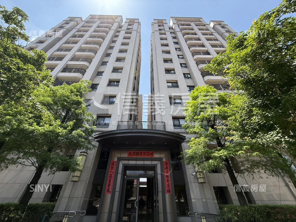 近國小國中高樓美四房平車房屋室內格局與周邊環境