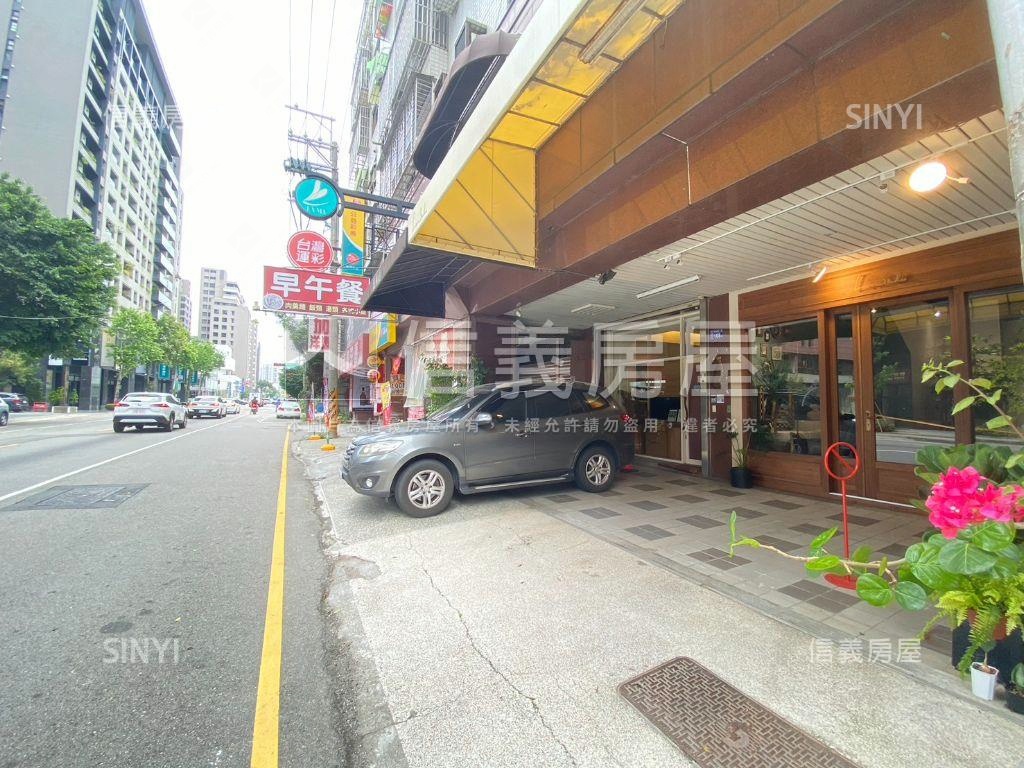 逢甲臨路熱鬧黃金店面可看房屋室內格局與周邊環境