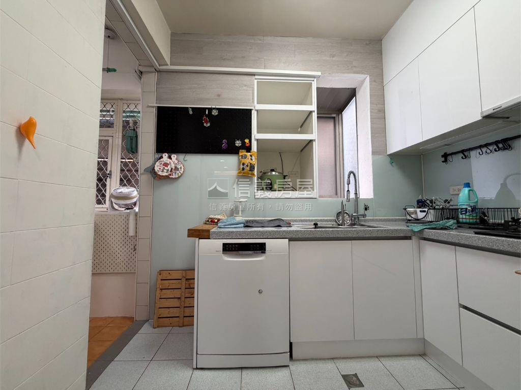 仁愛路裝潢美三房公寓房屋室內格局與周邊環境