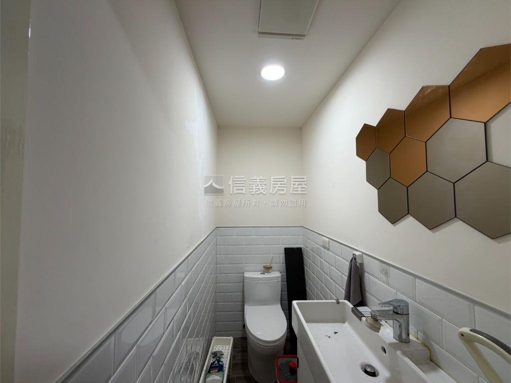 仁愛路裝潢美三房公寓房屋室內格局與周邊環境