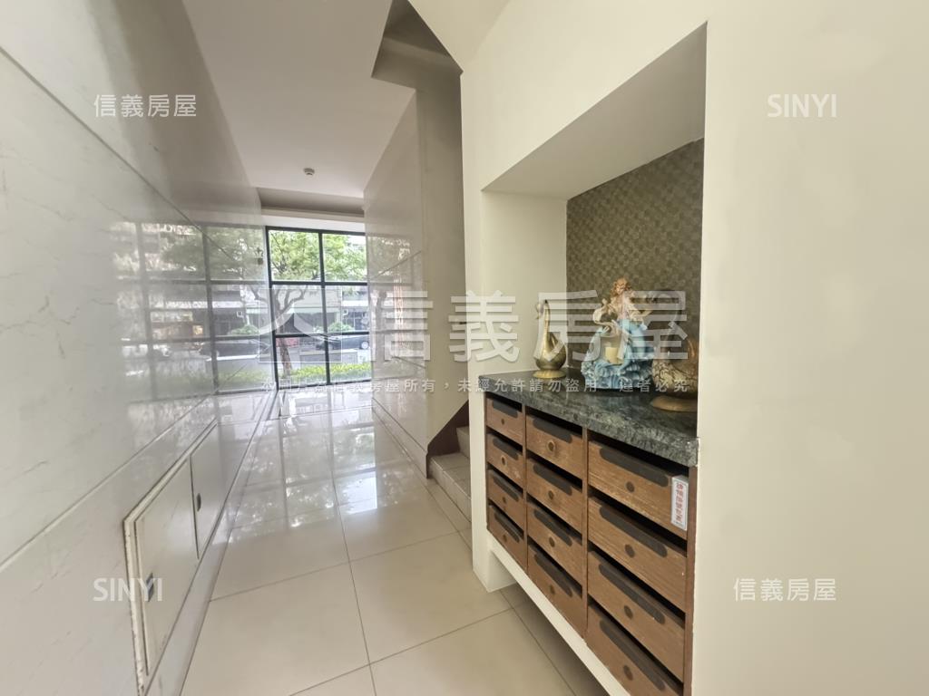 愛河戀陽台進出溫馨三房房屋室內格局與周邊環境