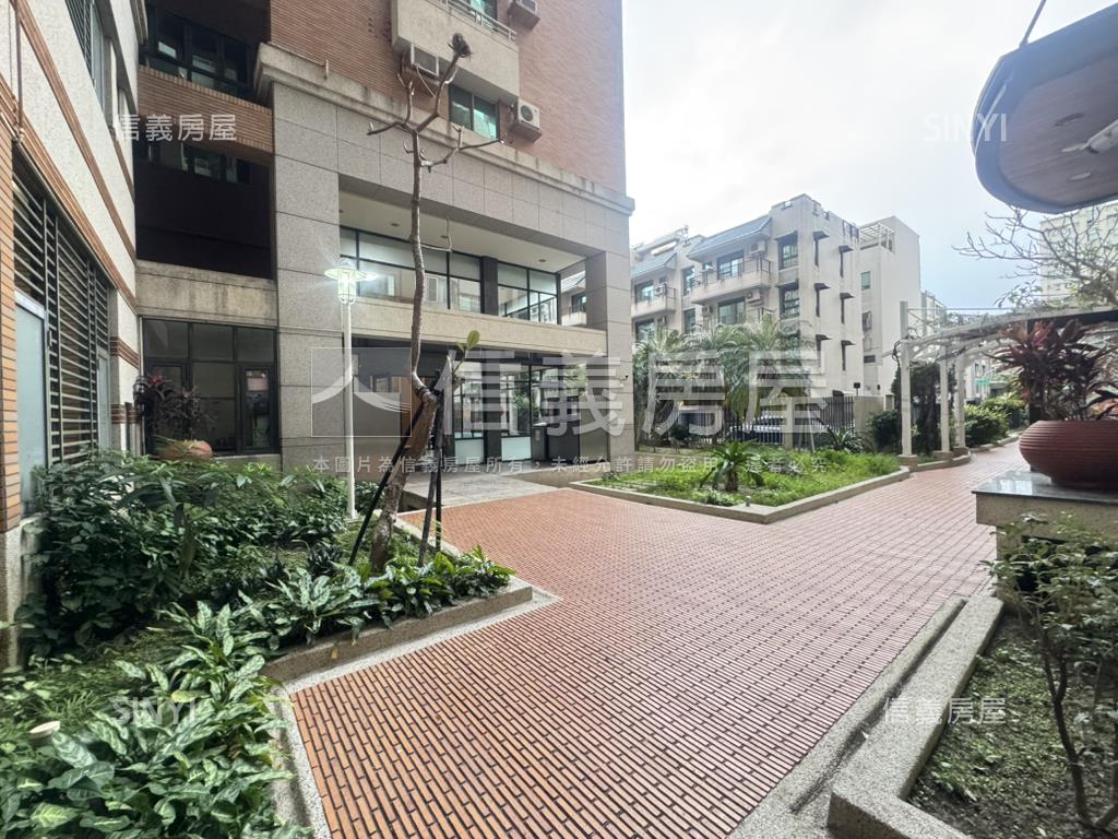 愛河戀陽台進出溫馨三房房屋室內格局與周邊環境