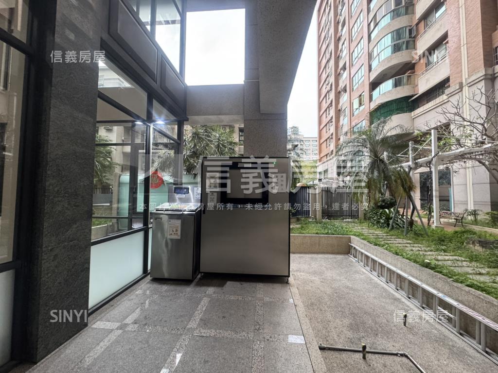 愛河戀陽台進出溫馨三房房屋室內格局與周邊環境