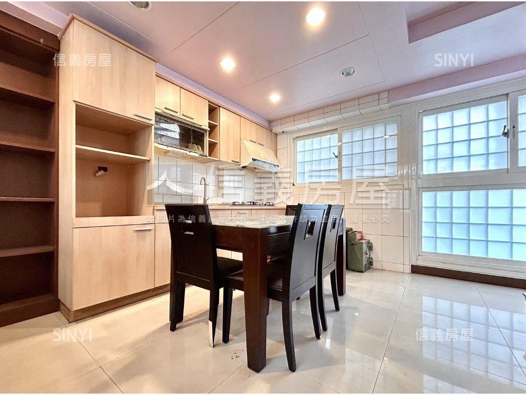 面寬質感優美孝親房車墅✨房屋室內格局與周邊環境