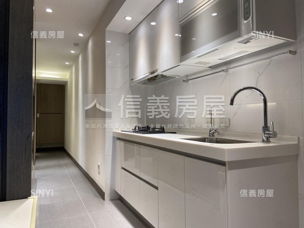 首都帝景美裝坡平車位房屋室內格局與周邊環境