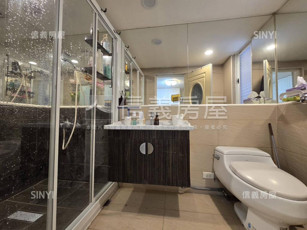 近南平市場面寬美透天店面房屋室內格局與周邊環境