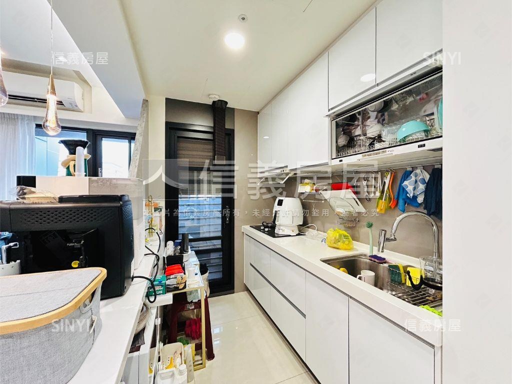 重劃區美美裝潢帶車位房屋室內格局與周邊環境