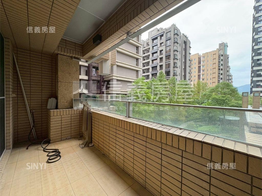 日升月恆。恆久綠意房屋室內格局與周邊環境