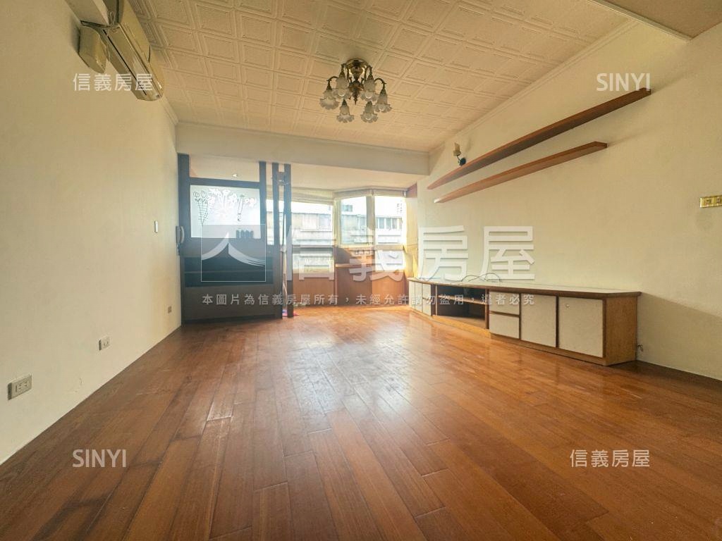 正星雲街上一層一戶四樓房屋室內格局與周邊環境