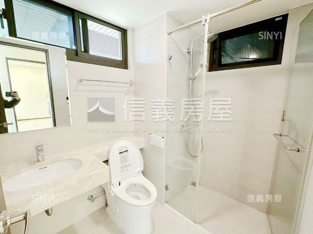 天使降臨電梯三房車位房屋室內格局與周邊環境