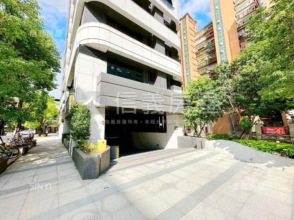 天使降臨電梯三房車位房屋室內格局與周邊環境