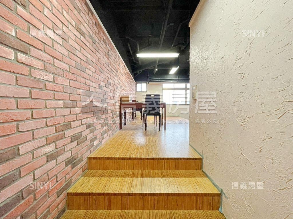 福星邊間氣派辦公室房屋室內格局與周邊環境