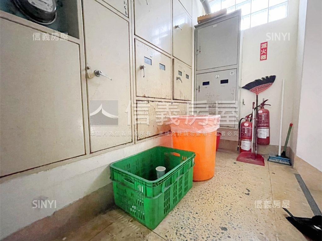 福星邊間氣派辦公室房屋室內格局與周邊環境