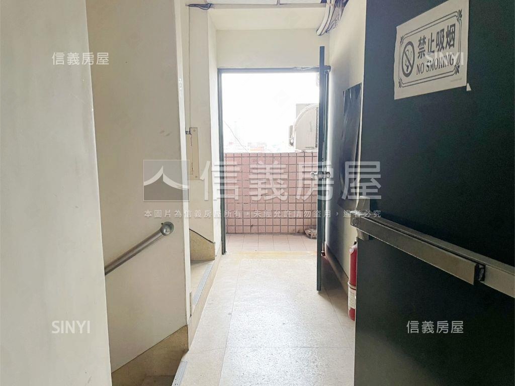 福星邊間氣派辦公室房屋室內格局與周邊環境