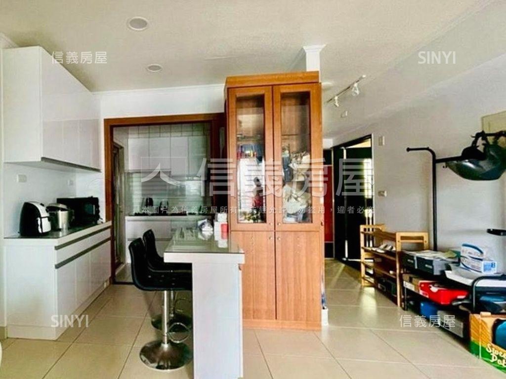 京城科博層峰美妝戶房屋室內格局與周邊環境