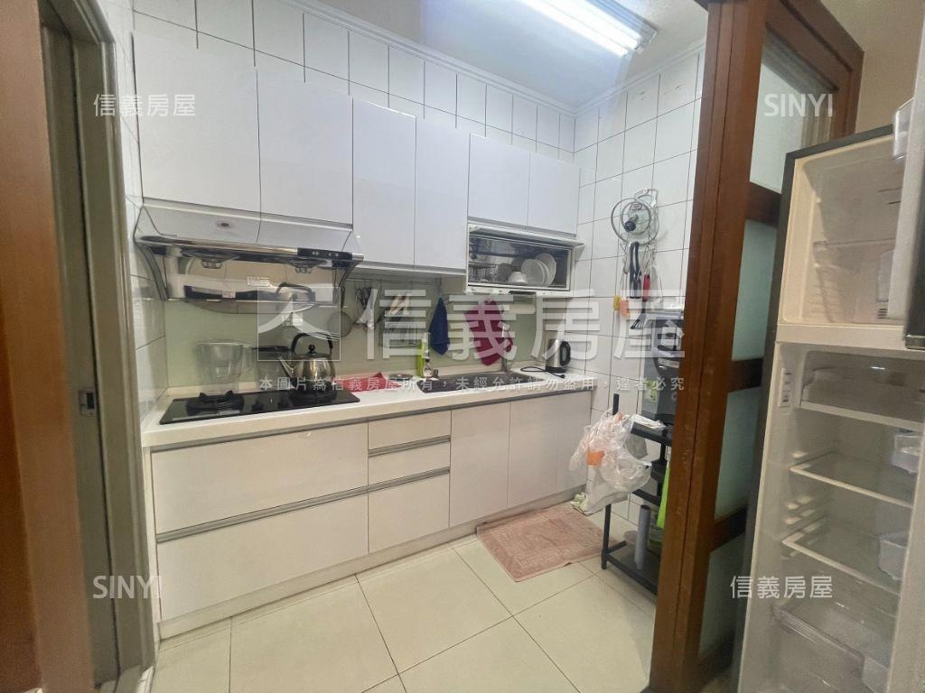 景觀大樓美妝戶房屋室內格局與周邊環境