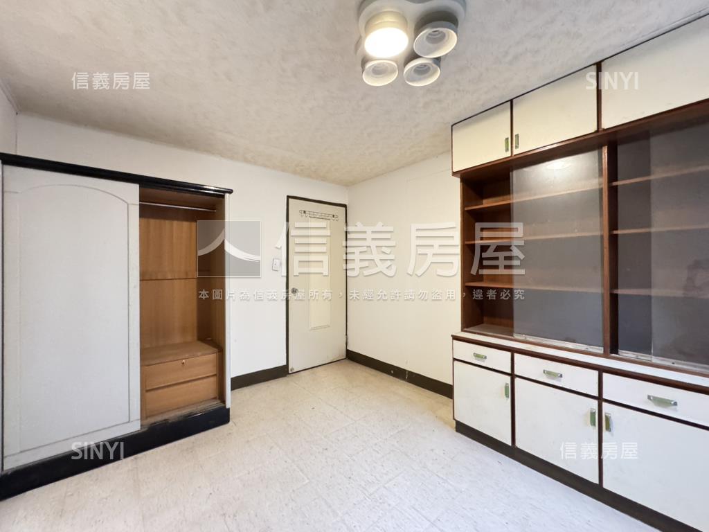 鄰近內湖捷運站低總價公寓房屋室內格局與周邊環境