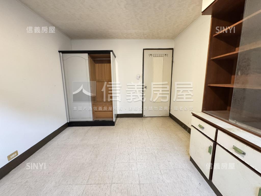 鄰近內湖捷運站低總價公寓房屋室內格局與周邊環境