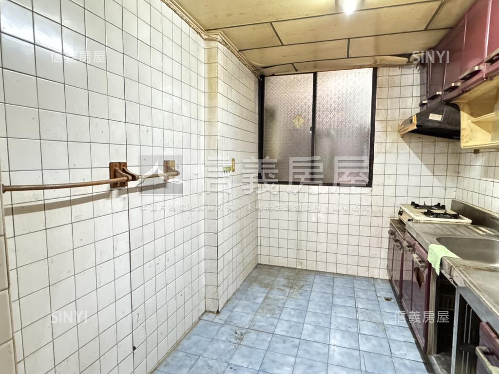 鄰近內湖捷運站低總價公寓房屋室內格局與周邊環境