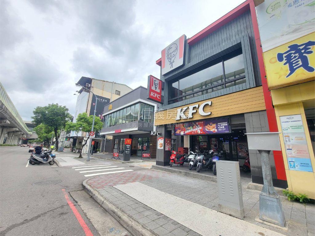 文心路捷運站旁整棟透店讚房屋室內格局與周邊環境