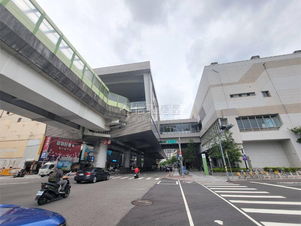 文心路捷運站旁整棟透店讚房屋室內格局與周邊環境