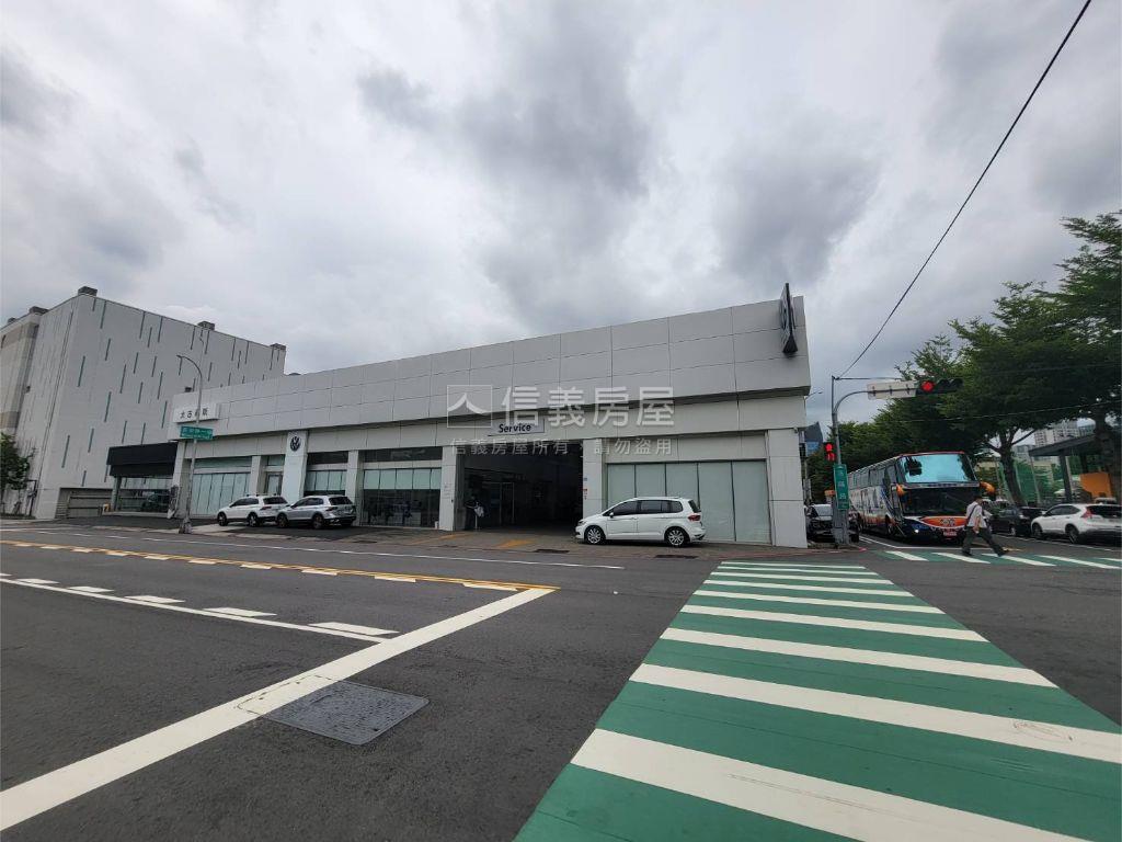 文心路捷運站旁整棟透店讚房屋室內格局與周邊環境