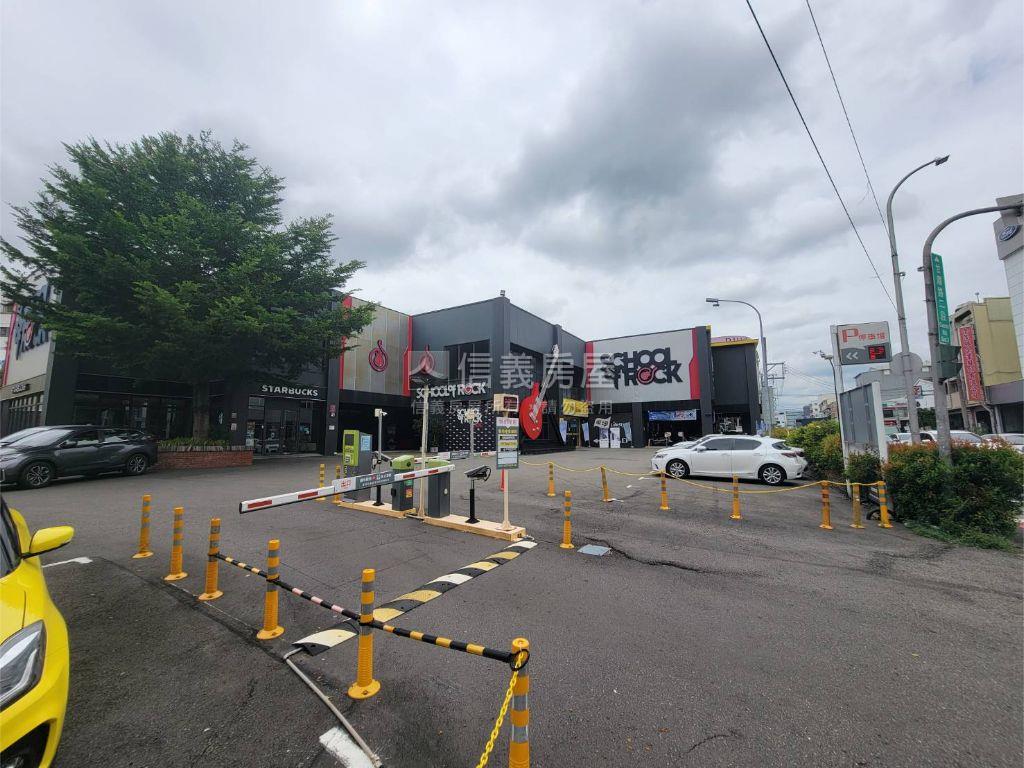 文心路捷運站旁整棟透店讚房屋室內格局與周邊環境