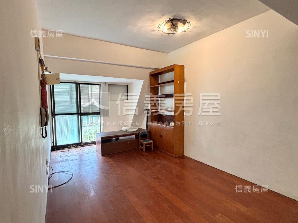 奇岩亮麗邊間美寓房屋室內格局與周邊環境