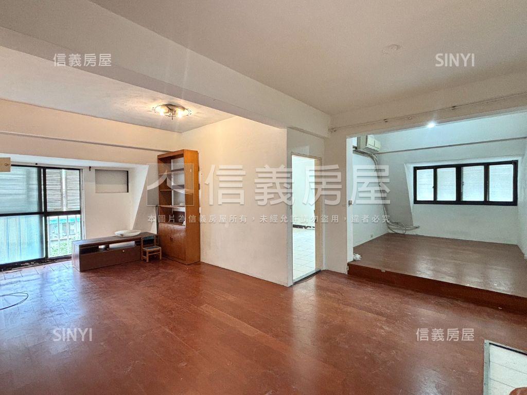 奇岩亮麗邊間美寓房屋室內格局與周邊環境