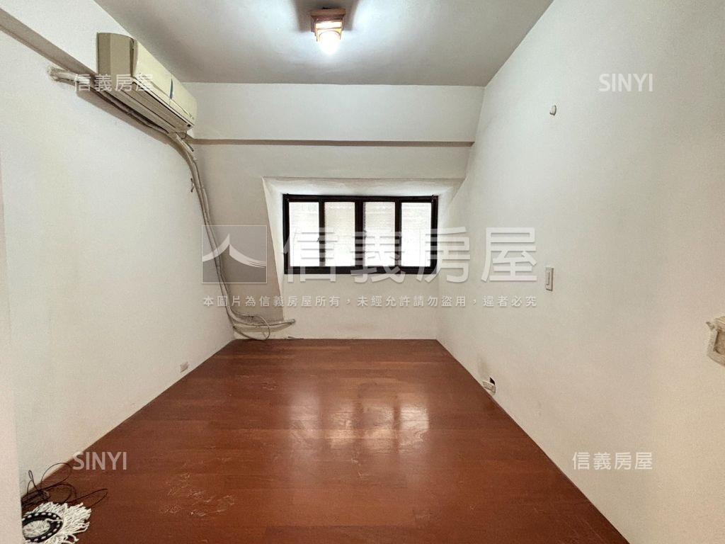 奇岩亮麗邊間美寓房屋室內格局與周邊環境